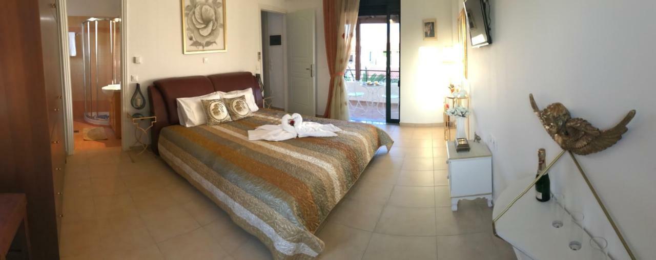 Villa Stella D'Oro เยโอริยิอูโปลิส ภายนอก รูปภาพ