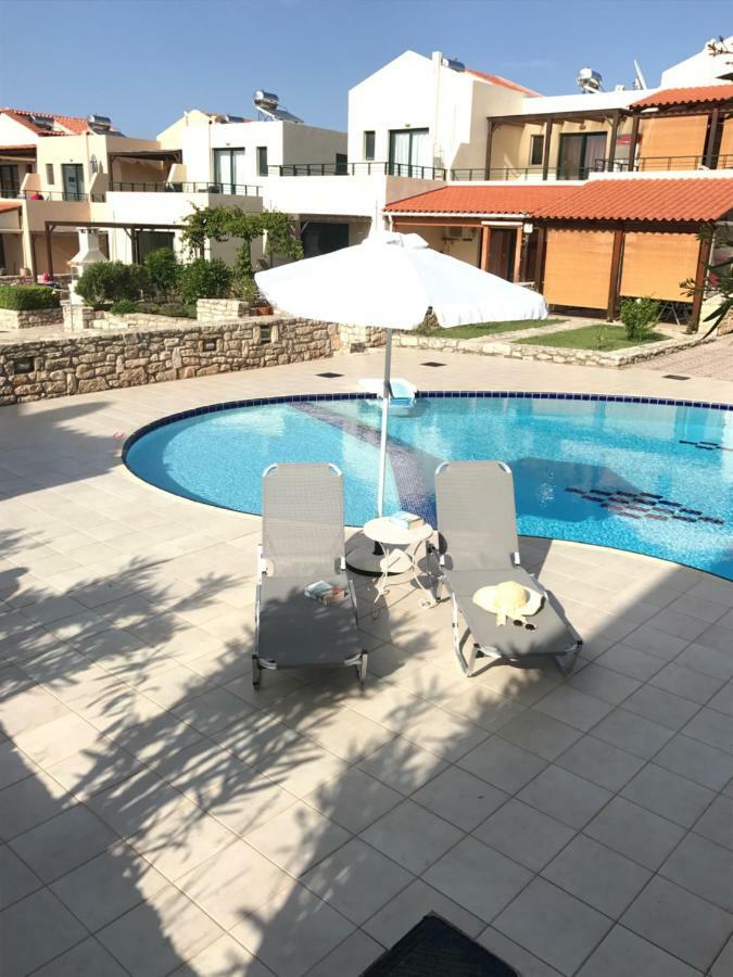 Villa Stella D'Oro เยโอริยิอูโปลิส ภายนอก รูปภาพ